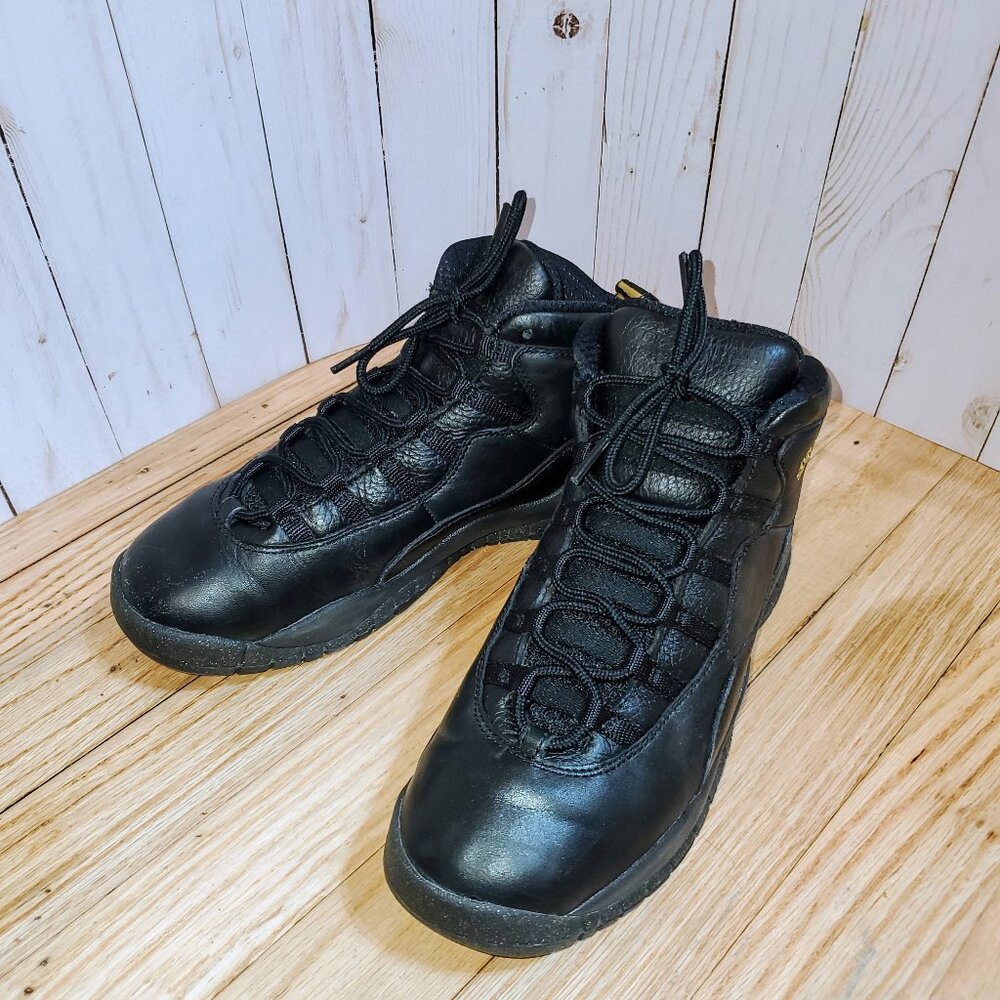 310806 012 Air Jordan 10 Retro BG 'NYC' 7Y Black/Black-Dark Grey-Metalli…
